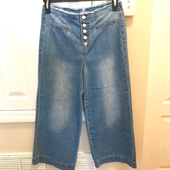 Gianni Bini Light Wash Catie Button Flare Leg Jean - Picture 3 of 5